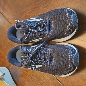 Men's Brooks revel tennis shoes